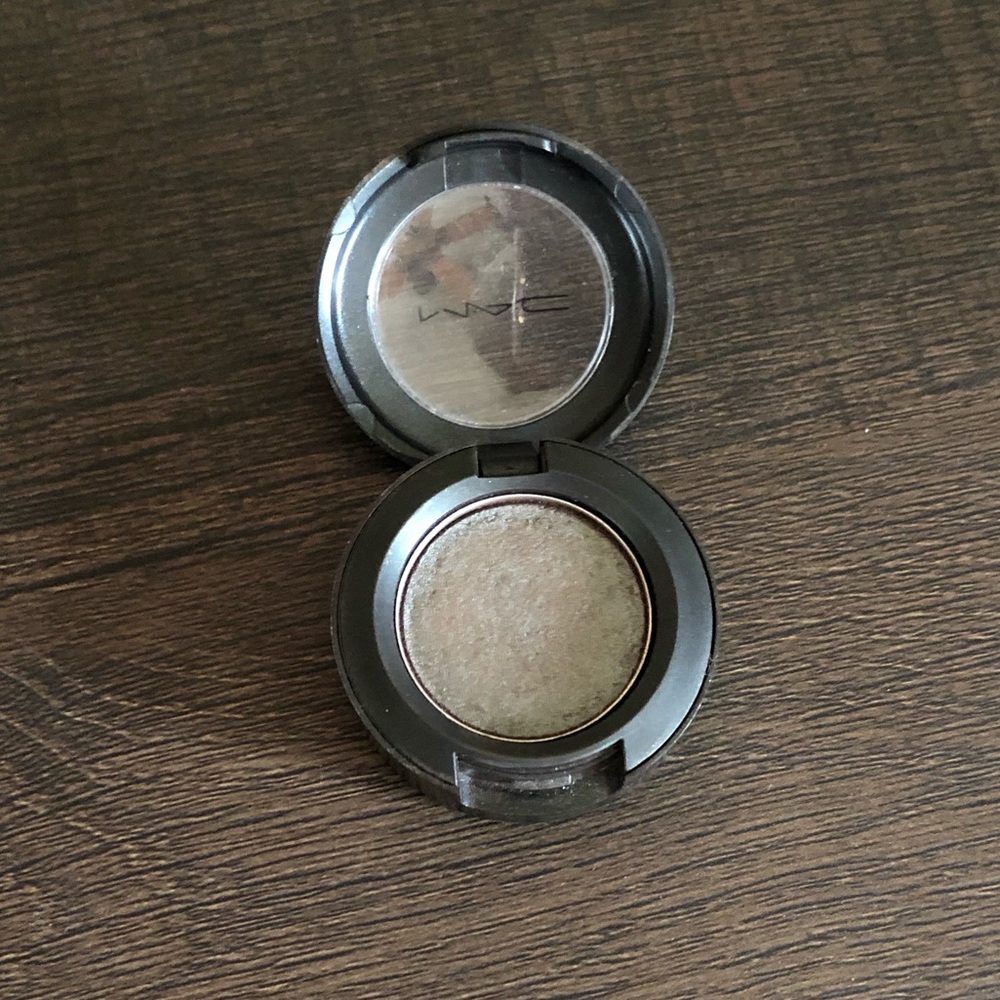 🆕 Mac Eyeshadow!